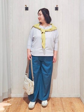 「SHOO・LA・RUE（シューラルー）の【洗濯機可/ひんやり/UV】さらっとしたタッチが心地よい ショート丈 Vネックカーディガン（カーディガン/ボレロ、イエロー系）」を使った、kotomiさん（レディース・160cm）の春コーディネート