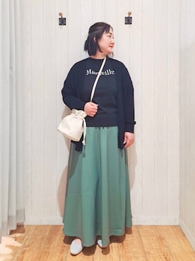 「アイテム（その他シューズ、グレー系）」を使った、kotomiさん（レディース・160cm）の春コーディネート