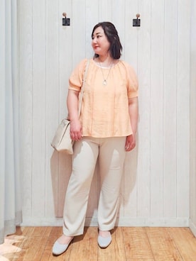 「アイテム（その他シューズ、グレー系）」を使った、kotomiさん（レディース・160cm）の春コーディネート
