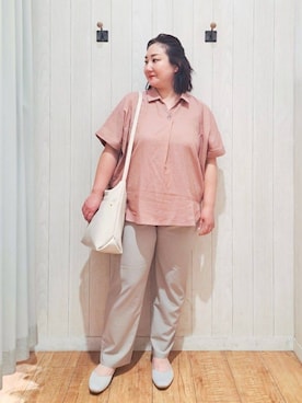 「アイテム（その他シューズ、グレー系）」を使った、kotomiさん（レディース・160cm）の春コーディネート