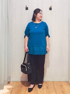 「SHOO・LA・RUE（シューラルー）の【洗濯機可/ひんやり/S-LL】裾レース切り替え ねじりお袖チュニック（チュニック、ブルー系）」を使った、kotomiさん（レディース・160cm）の春コーディネート
