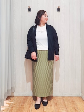 「SHOO・LA・RUE（シューラルー）の【洗濯機可/ひんやり/UV】さらっとしたタッチが心地よい ミドルカーディガン（カーディガン/ボレロ、ブラック系）」を使った、kotomiさん（レディース・160cm）の春コーディネート