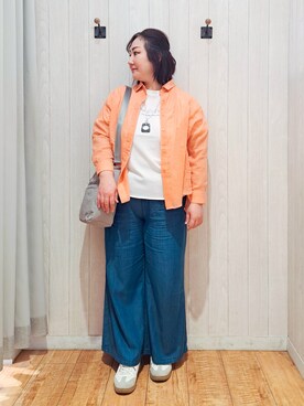 「SHOO・LA・RUE（シューラルー）の【体型カバー】着心地柔らか ゆるシルエットシャツ（シャツ/ブラウス、オレンジ系）」を使った、kotomiさん（レディース・160cm）の春コーディネート