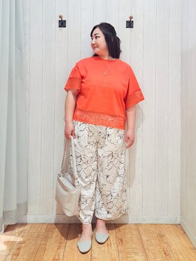 「SHOO・LA・RUE（シューラルー）の【洗濯機可/ひんやり/体型カバー/S-LL】レース使いがポイント デザインTシャツ（Tシャツ/カットソー、オレンジ系）」を使った、kotomiさん（レディース・160cm）の春コーディネート