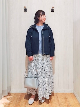 「アイテム（その他シューズ、グレー系）」を使った、kotomiさん（レディース・160cm）の春コーディネート