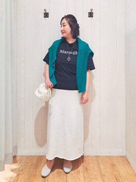 「アイテム（その他シューズ、グレー系）」を使った、kotomiさん（レディース・160cm）の春コーディネート