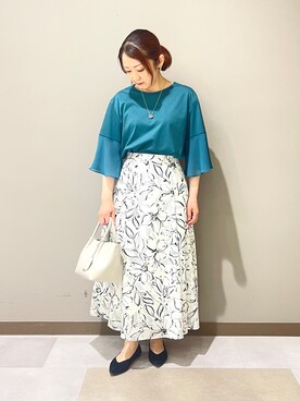 「UNTITLED（アンタイトル）の【洗える／袖シアー／Tシャツ風】袖シアープルオーバー（Tシャツ/カットソー、グリーン系）」を使った、Tomoさん（レディース・153cm）の春コーディネート