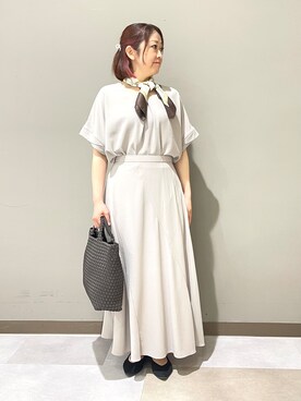「UNTITLED（アンタイトル）の【古畑星夏さん着用/接触冷感/はっ水/遮熱】リラクミスト 前後2WAYブラウス（シャツ/ブラウス、ベージュ系）」を使った、Tomoさん（レディース・153cm）の春コーディネート