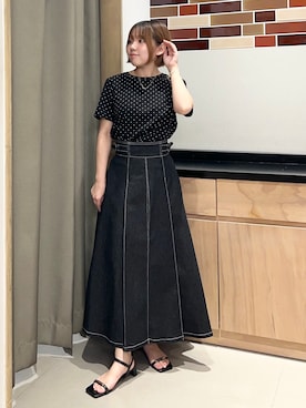 「THE SHOP TK （ザ ショップ ティーケー ）の大人にちょうどいい チャーム付きドット柄Tシャツ（Tシャツ/カットソー、ブラック系）」を使った、かのさん（レディース・147cm）の夏コーディネート