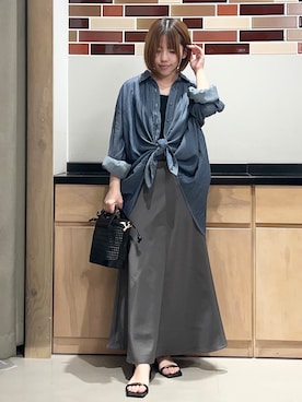 「THE SHOP TK （ザ ショップ ティーケー ）の軽やかでエアリー シアーデニムシャツ（シャツ/ブラウス、ブルー系）」を使った、かのさん（レディース・147cm）の夏コーディネート