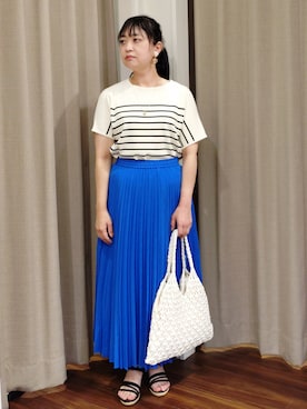 「grove（グローブ）の【シリーズ累計36万枚！名品ニット】やわらかドライタッチ ドルマンニット（ニット/セーター、ホワイト系）」を使った、りゃまさん（レディース・150cm）の夏コーディネート