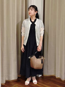 「grove（グローブ）の高評価！【洗える/名品】大人の透け感、シアーカーディガン（カーディガン/ボレロ、ホワイト系）」を使った、りゃまさん（レディース・150cm）の夏コーディネート