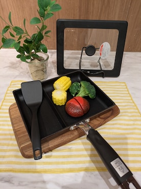 「アイテム（食器/キッチン）」を使った、エトーさん（レディース・157cm）の春コーディネート