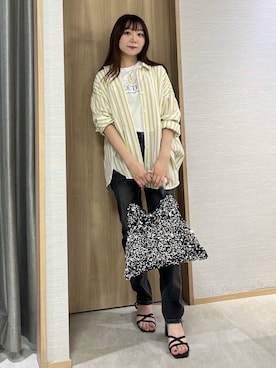 「UNTITLED（アンタイトル）のストライプシャツ（シャツ/ブラウス、グリーン系）」を使った、KAHOさん（レディース・149cm）の夏コーディネート