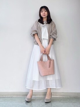「UNTITLED（アンタイトル）の【セットアップ可/はっ水】シャイニータイプライターブルゾン（ブルゾン、ベージュ系）」を使った、KAHOさん（レディース・149cm）の春コーディネート