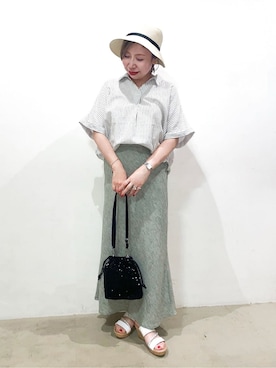 「SHOO・LA・RUE（シューラルー）の【S-LL/UV/ひんやり/抗菌防臭】体型を自然にカバー フレンチリネンブレンド襟付ドルマンシャツ（シャツ/ブラウス、ブラック系）」を使った、Ricoさん（レディース・155cm）の夏コーディネート