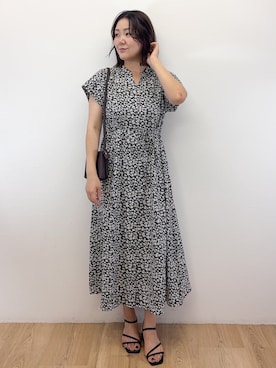 「OPAQUE.CLIP（オペークドットクリップ）の小花柄スキッパーワンピース【洗濯機OK】（ワンピース、ブラック系）」を使った、Takeさん（レディース・162cm）の夏コーディネート