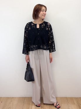 「OPAQUE.CLIP（オペークドットクリップ）の刺繍レースショートブラウス【洗える】（シャツ/ブラウス、ブラック系）」を使った、Takeさん（レディース・162cm）の夏コーディネート
