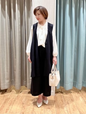 「SHOO・LA・RUE（シューラルー）の【洗える/S-3L/セットアップ可】セレモニーや通勤にも カットジョーゼット ジレ（ベスト、ブラック系）」を使った、きょんさん（レディース・163cm）の冬コーディネート