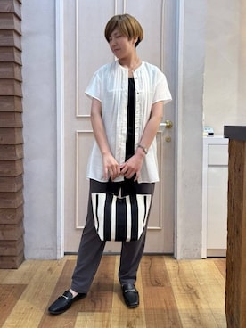 「DRESKIP（ドレスキップ）の【S-LL/ひんやり】インせず決まる タックプリーツシャツ（シャツ/ブラウス、ホワイト系）」を使った、きょんさん（レディース・163cm）の夏コーディネート