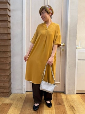 「SHOO・LA・RUE（シューラルー）の【S-LL/洗濯後しわになりにくい/体型カバー】後ろ姿もサマになる バックレースアップチュニック（チュニック、イエロー系）」を使った、きょんさん（レディース・163cm）の夏コーディネート