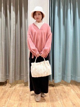 「SHOO・LA・RUE（シューラルー）のふんわりやわらか変形Vネックニット（ニット/セーター、ピンク系）」を使った、きょんさん（レディース・163cm）の冬コーディネート