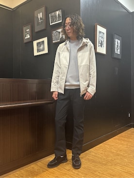 「TAKEO KIKUCHI（タケオキクチ）の【KAJIF】フード ブルゾン（ブルゾン、ベージュ系）」を使った、おーのさん（メンズ・176cm）の冬コーディネート