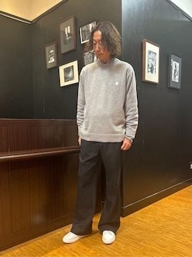 「TAKEO KIKUCHI（タケオキクチ）の【Air Palette Knit】ワンポイント カラーニット プルオーバー（ニット/セーター、グレー系）」を使った、おーのさん（メンズ・176cm）の秋コーディネート