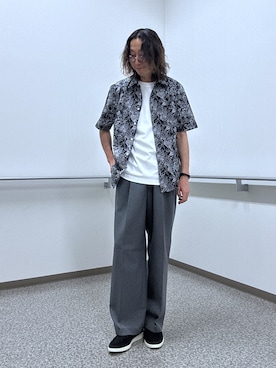 「TAKEO KIKUCHI（タケオキクチ）の【BOWLER HAT LABEL】ビリケンさんプリント 半袖シャツ（シャツ/ブラウス、ブラック系）」を使った、おーのさん（メンズ・176cm）の春コーディネート
