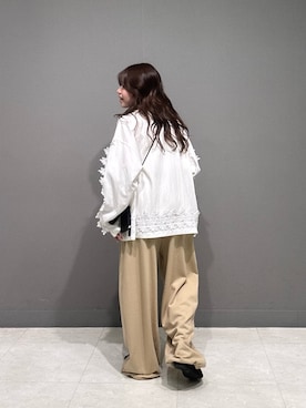 「KBF（ケイビーエフ）のドロストルーズスウェットパンツ（スウェットパンツ、ベージュ系）」を使った、makiさん（レディース・151cm）の春コーディネート