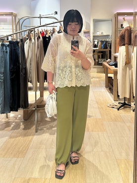 「Jena espace merveilleux（ジェナ　エスパスメルヴェイユ）の〈7/17インスタライブご紹介アイテム〉トロミパラシュートパンツ（その他パンツ、グリーン系）」を使った、eeeeik6さん（レディース・160cm）の夏コーディネート