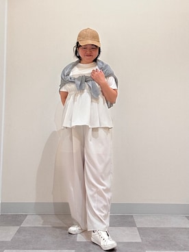 「Dessin（デッサン）の【UVカット/接触冷感】カーヴィシルエットパンツ（その他パンツ、ベージュ系）」を使った、aikichi0705さん（レディース）の春コーディネート