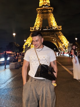 「LOUIS VUITTON（ルイヴィトン）のアイテム（Tシャツ/カットソー、ホワイト系）」を使った、kueiyenさん（メンズ・176cm）の秋コーディネート