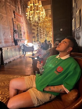 「GUCCI（グッチ）のアイテム（ポロシャツ、グリーン系）」を使った、kueiyenさん（メンズ・176cm）の秋コーディネート