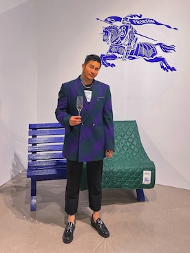 「BURBERRY（バーバリー）のアイテム（ローファー、ブラック系）」を使った、kueiyenさん（メンズ・176cm）の秋コーディネート
