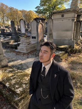 「YSL（ワイエスエル）のアイテム（スラックス、ブラック系）」を使った、kueiyenさん（メンズ・176cm）の秋コーディネート
