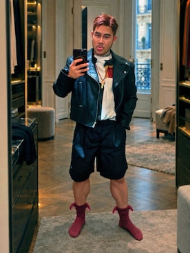 「GIVENCHY（ジバンシイ）のアイテム（ムートンコート、ブラック系）」を使った、kueiyenさん（メンズ・176cm）の秋コーディネート