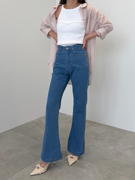「Olume （オリュム）のセミフレアデニムパンツ（デニムパンツ、ブルー系）」を使った、Prompdoさん（レディース・163cm）の夏コーディネート