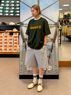 「Timberland（ティンバーランド）の1973 エンブロイダリー ロゴ Tシャツ メンズ（Tシャツ/カットソー、グリーン系）」を使った、makoさん（レディース・153cm）の夏コーディネート