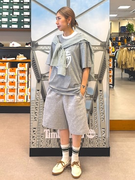 「Timberland（ティンバーランド）のメンズ 半袖 ティンバーランド ツリー ロゴ Tシャツ（Tシャツ/カットソー、ホワイト系）」を使った、makoさん（レディース・153cm）の夏コーディネート
