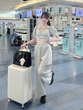「couture BY ROJITA（クチュールバイロジータ）のアイテム（トップス、グレー系）」を使った、あきさん（レディース・165cm）の夏コーディネート