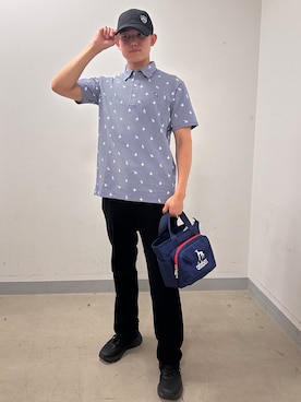 「adabat（アダバット）の【ADABAT NAVY】モノグラムサッカー半袖ポロシャツ（ポロシャツ、ホワイト系）」を使った、西岡琉偉さんの夏コーディネート