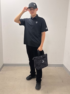 「adabat（アダバット）の【ADABAT NAVY】吸水速乾/UVカット カノコエンブレム半袖ポロシャツ（ポロシャツ、ブラック系）」を使った、西岡琉偉さんの夏コーディネート