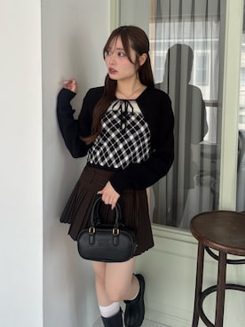 「continuer de NICE CLAUP(コンティニューデナイスクラップ)のフェイクファー付キャミ&ボレロニットセット(カーディガン/ボレロ、ブラック系)」を使った、sakuraniceさん(レディース・161cm)の秋コーディネート