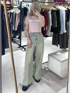 「MURUA（ムルーア）のパターンロゴパッチTシャツ（Tシャツ/カットソー、ピンク系）」を使った、上竹七咲さん（レディース・152cm）の春コーディネート