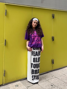 「Oriens JOURNAL STANDARD（オリエンス ジャーナルスタンダード）のSHOW UP プリントTEE（Tシャツ/カットソー、パープル系）」を使った、RINKAさん（レディース・164cm）の春コーディネート