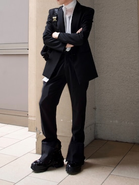 「JW Anderson（ジェイダブリューアンダーソン）のアイテム（スラックス）」を使った、橋本さん（メンズ・174cm）の秋コーディネート