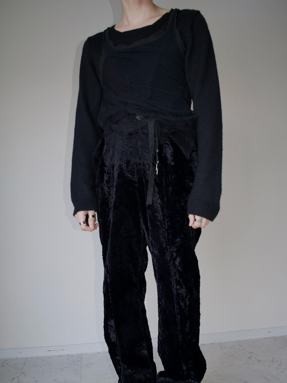 「THIBAULT VAN DER STRAETEのTHIBAULT VAN DER STRAETE | アルパカウール ロールネックニット MEN（ニット/セーター、ブラック系）」を使った、橋本さん（メンズ・174cm）の冬コーディネートの1枚目の写真
