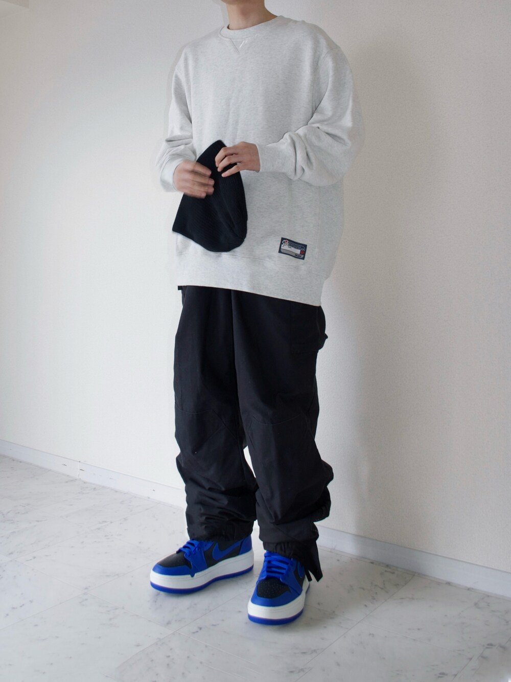 Palace Skateboardsのスウェットを使った人気ファッション