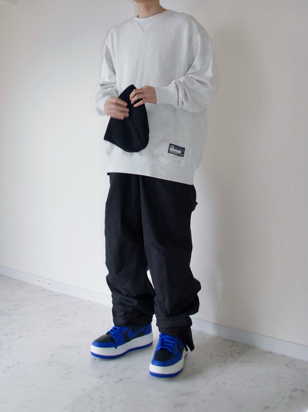 Palace Skateboardsのスウェットを使った人気ファッション